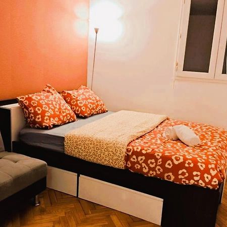 Mini-Studio Avec Kitchenette Ou Chambre Confort Avec Frigo Et Tv - Parking En Option Sur Resa ! Chaville Zewnętrze zdjęcie