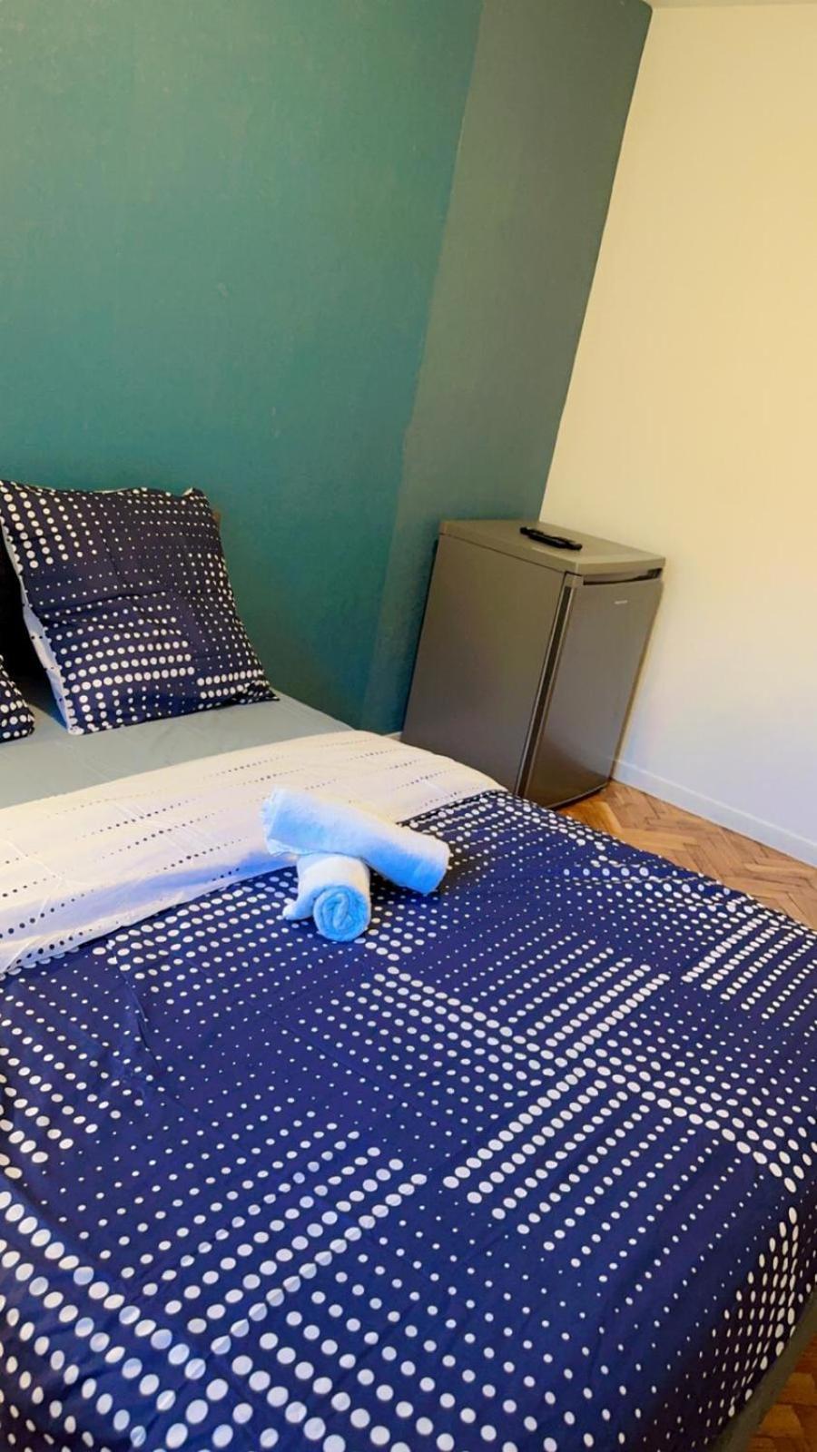 Mini-Studio Avec Kitchenette Ou Chambre Confort Avec Frigo Et Tv - Parking En Option Sur Resa ! Chaville Zewnętrze zdjęcie